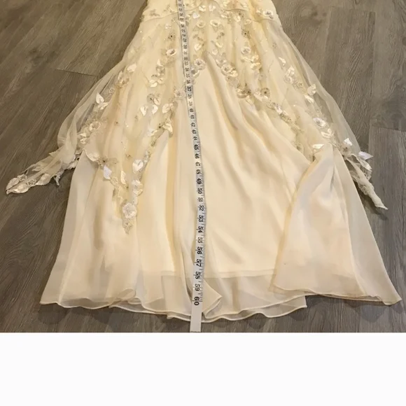 ISO: Sue Wong Ivory Floral Appliqu Mini Dress -  threedaughtersproperties.com